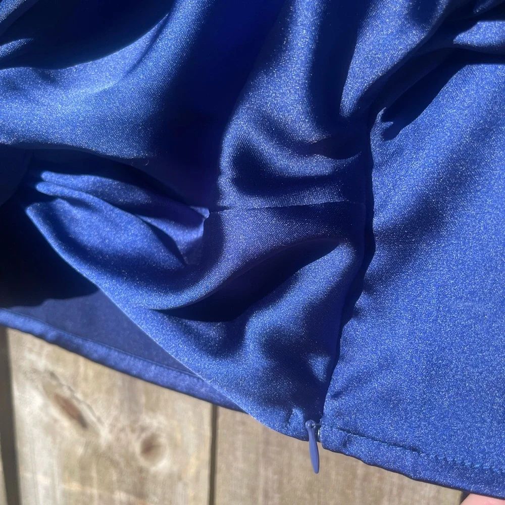 House of Harlow 1960 Blue Satin Top - Picture 4 of 10